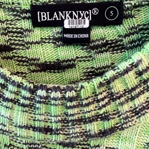 BlankNYC Women's Green The Clash Crew
Neck Balloon Sleeves Sweater - Picture 7 of 16